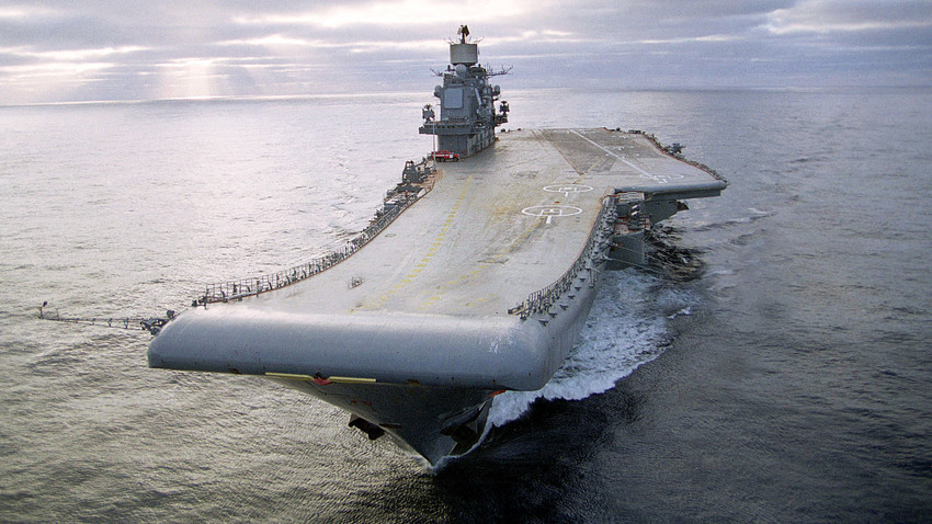 Salah satu tujuan utama kebijakan Rusia saat ini adalah menyeimbangi kekuatan NATO di samudra dunia, serta mempertahankan kepentingannya di Arktik.