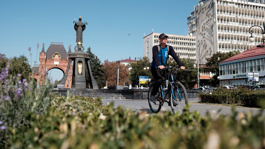 Assia Akhat yalangoch surat Moldovada Skype jinsiy aloqa