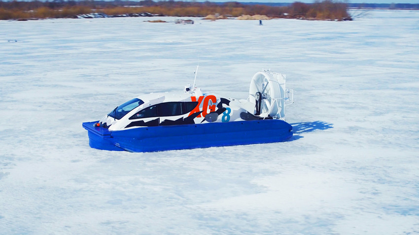 This ship covers up to 750 kilometers thought ice, sea, snows and sands on just one tank.