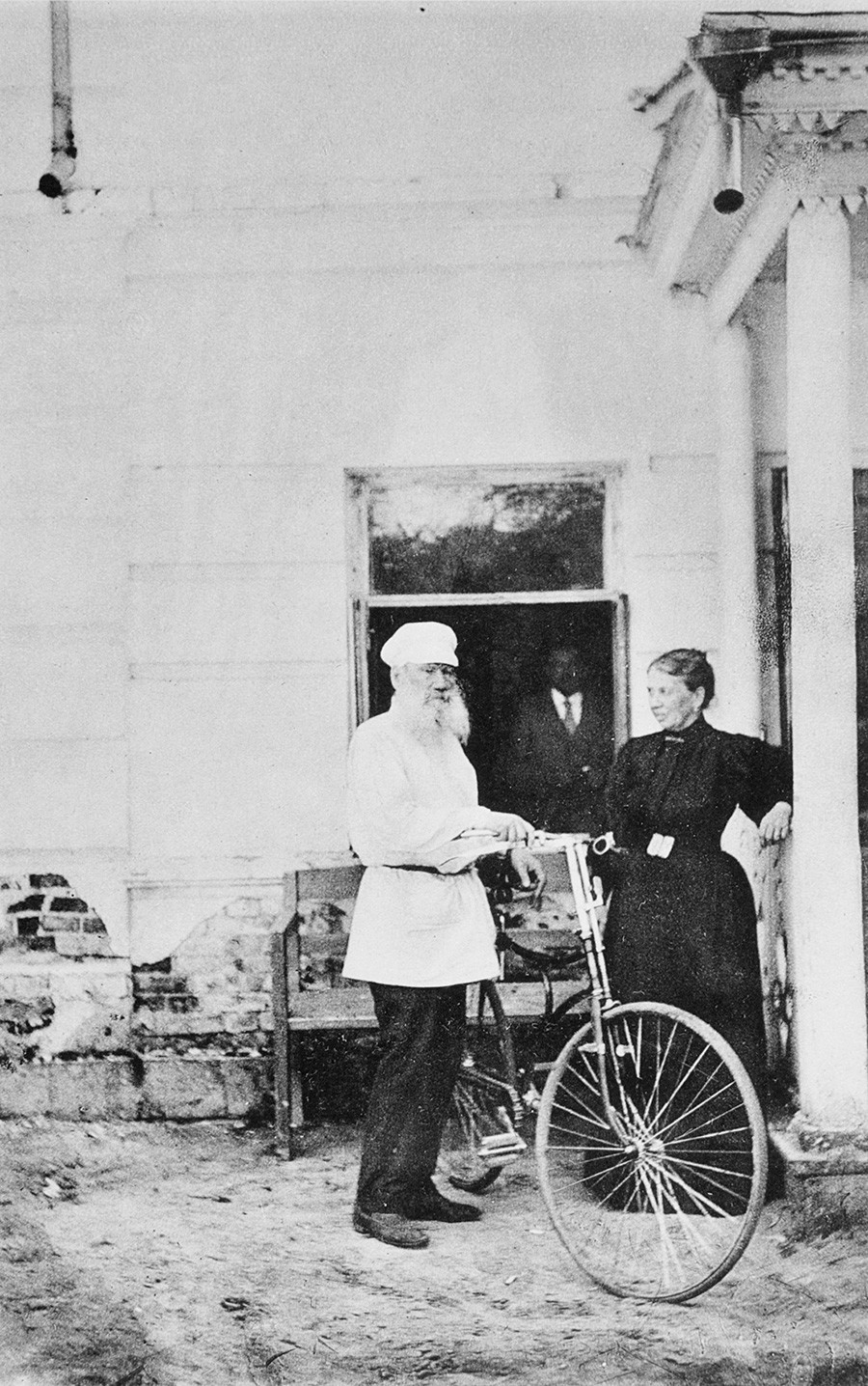 Lev Tolstói e sua mulher Sofia Andreievna na década de 1890
