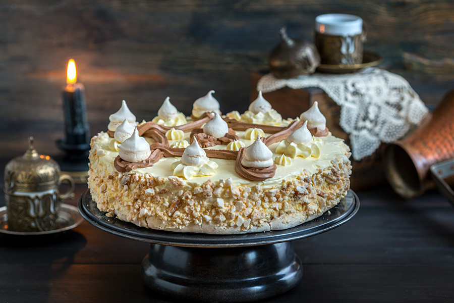 The meringue 'Polyot' cake.