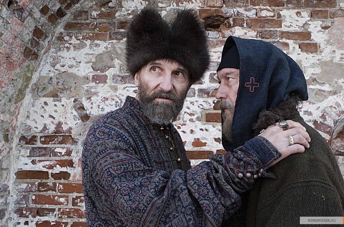Петар Мамонов и Олег Јанковски у филму „Цар“ (2009) Павла Лунгина