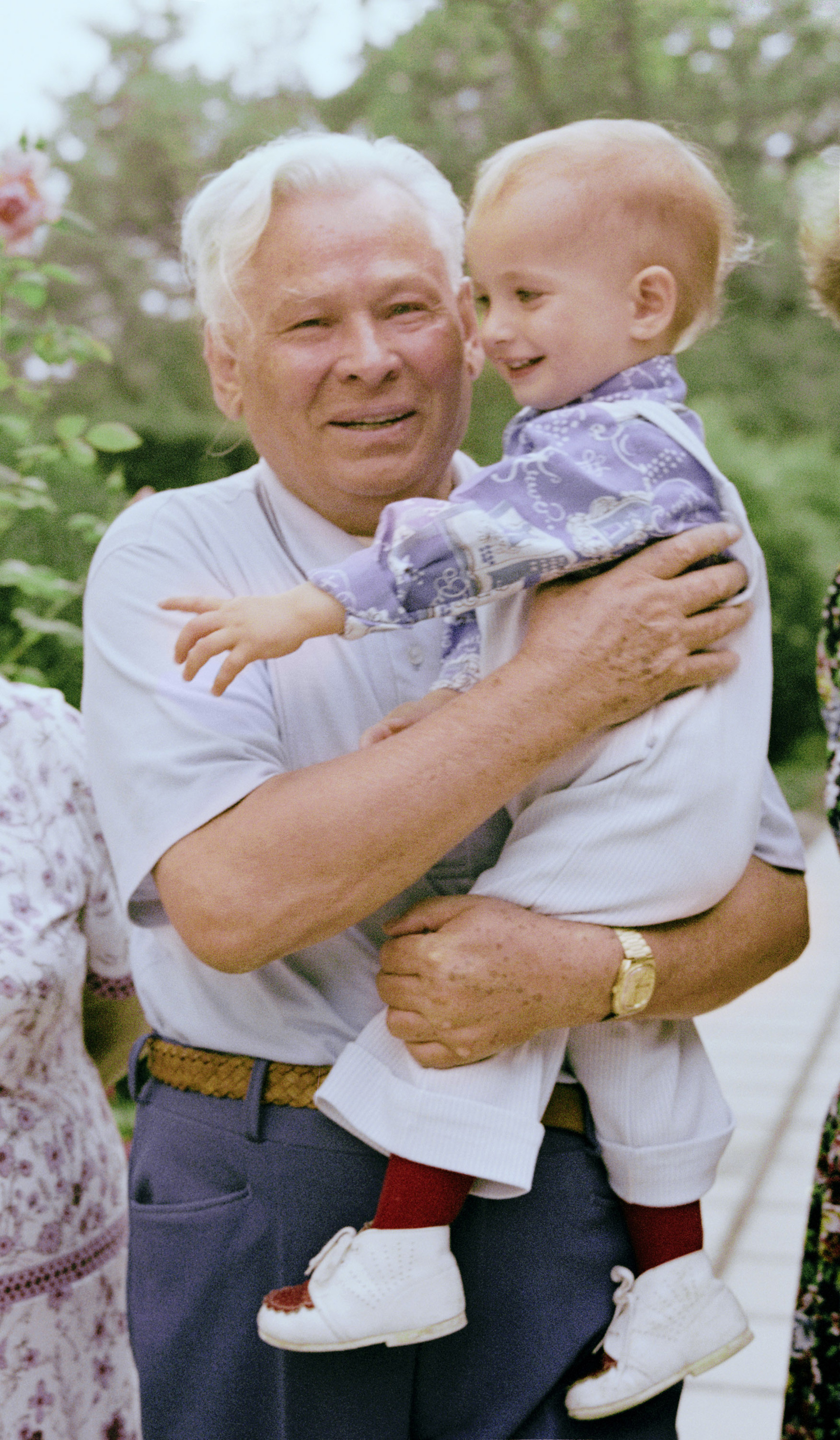 Konstantin Tschernenko führte die Sowjetunion dann noch kürzer als Andropow: nur ein Jahr lang. Das Bild zeigt ihn mit seinem Enkel Mitja auf der Krim.