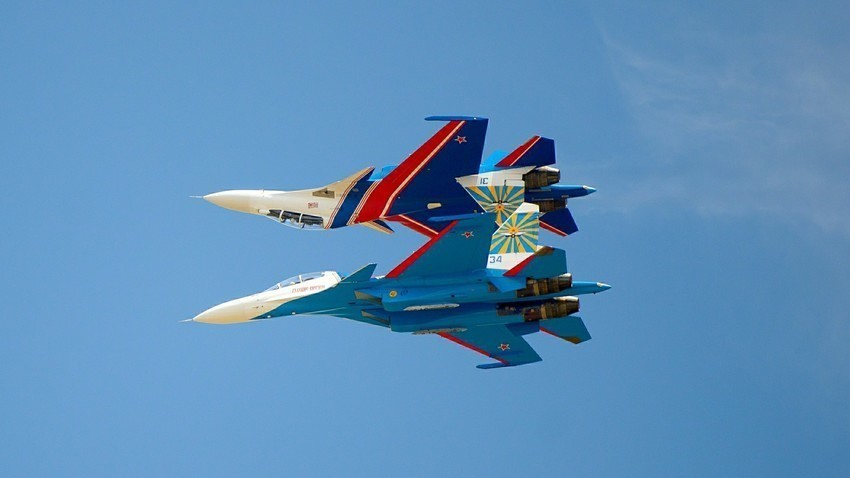 "Ruski vitezovi" lete na lovcima Su-30SM.