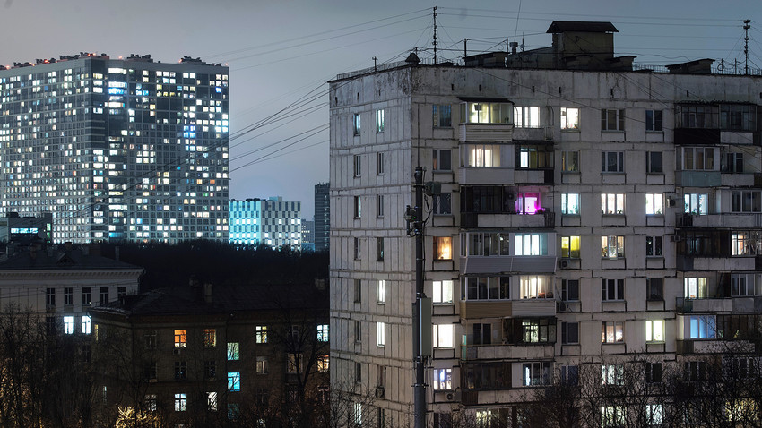 Meanwhile in Russia: Man falls from 9th floor, forgets, and continues ...