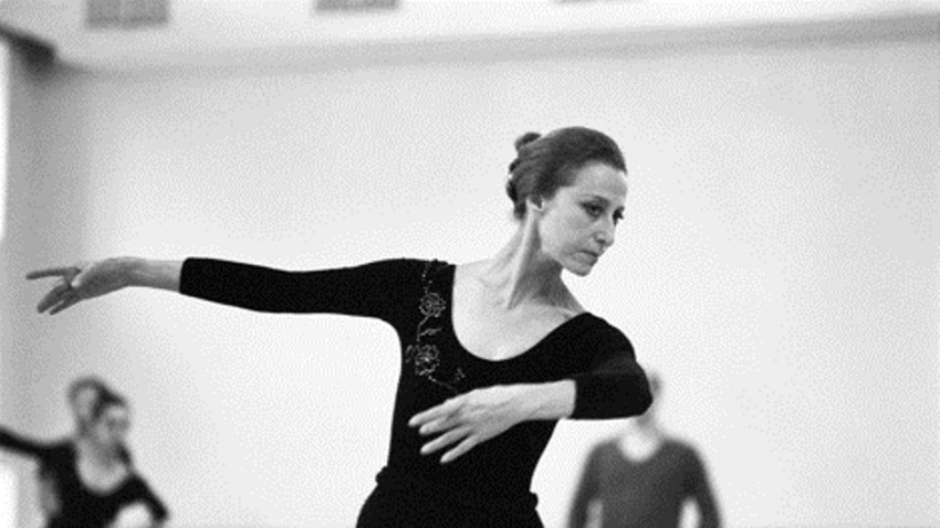 Ballerina Maja Plissezkaja beim Training am Moskauer Bolschoi-Theater, 1985. 
