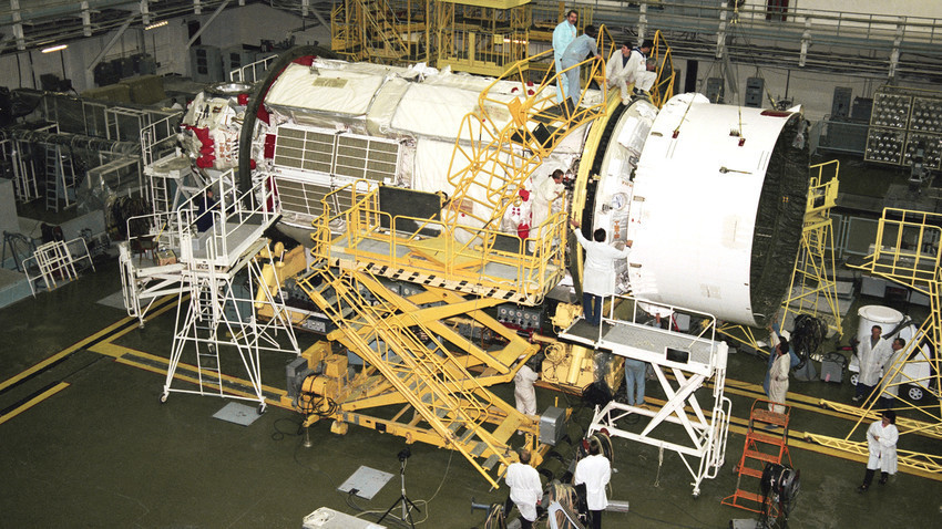 Подготовка за лансирањето на модулот „Зарја“