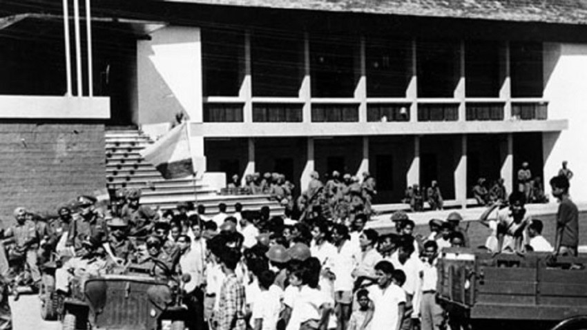 Становници Панаџија, главног града Гое, дочекују индијске трупе које су их ослободиле од португалске колонизације. 1961.