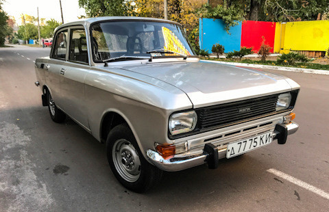 Во текот на 1980-те металик бојата беше „научна фантастика“ за автомобилите од советско производство.