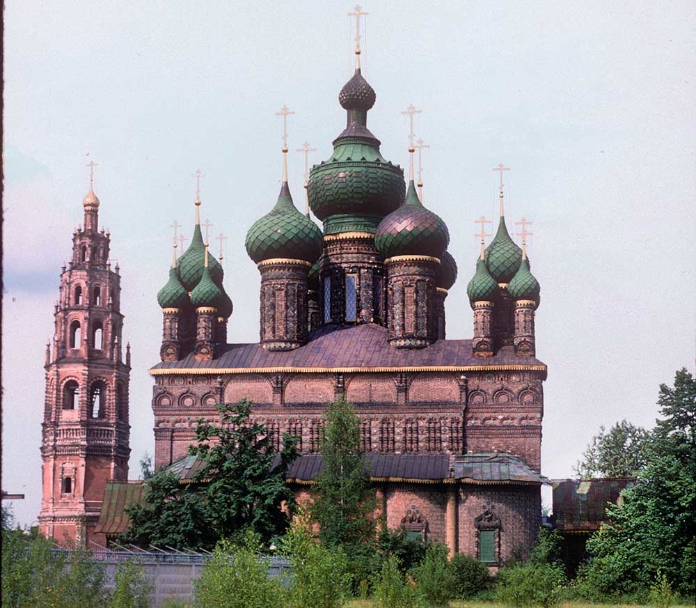 Church of Decapitation of John the Baptist, with bell tower. East view. Left: factory fence. June 29, 1995.