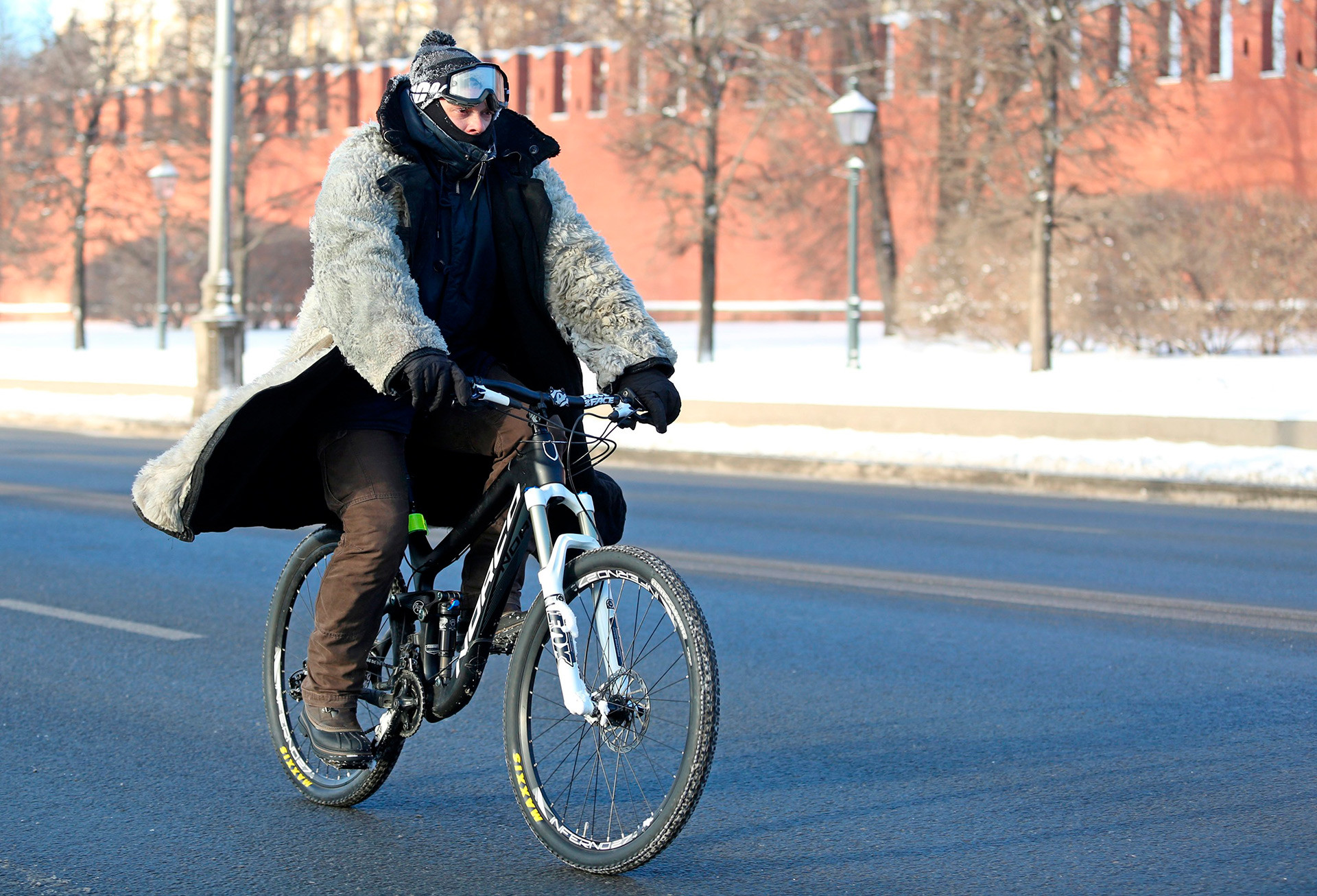 Even Father Frost in his prime can't prevent Russians from having a good time out. Cycling, for instance.