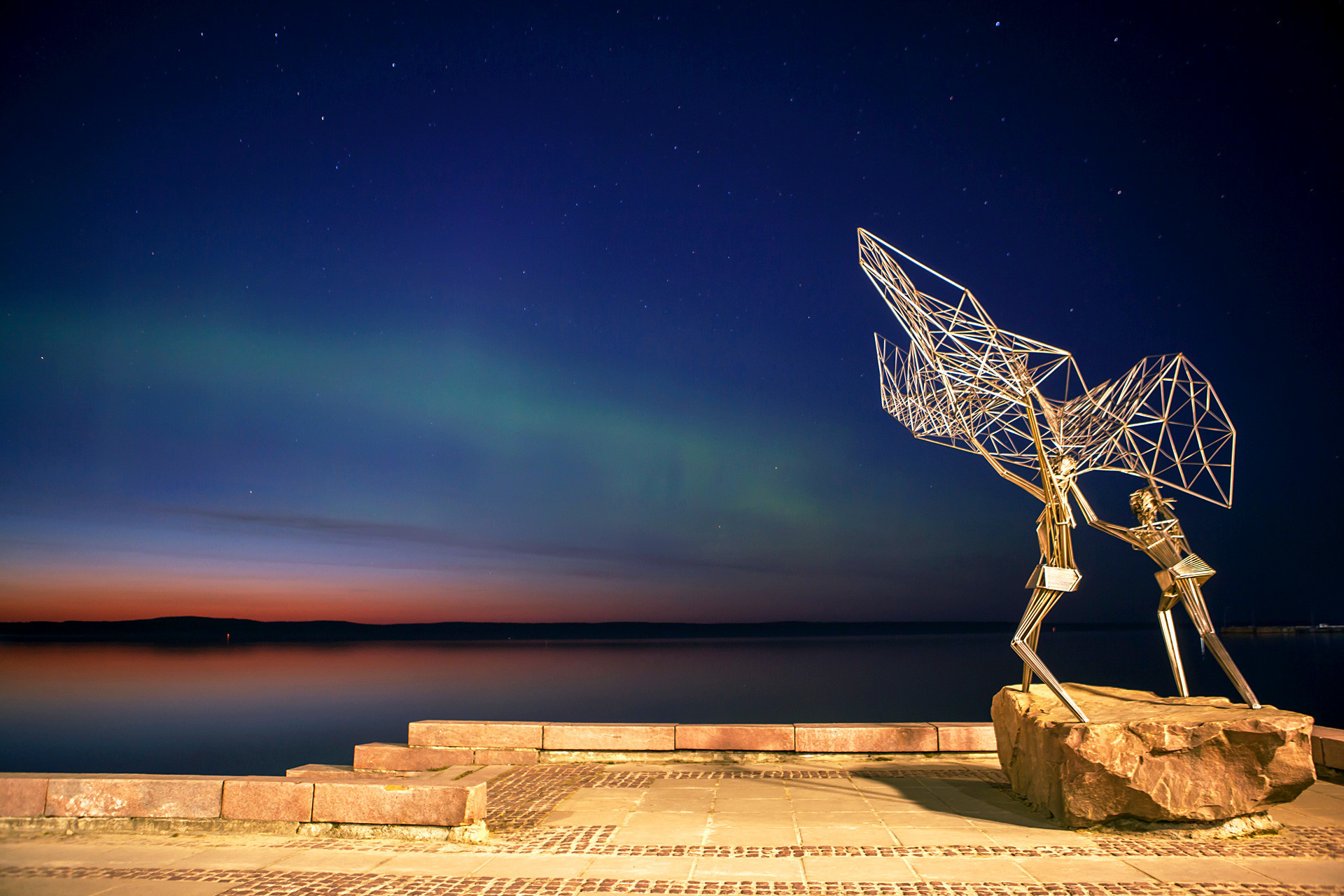 Aurora Borealis iznad jezera Onega u Petrozavodsku.
