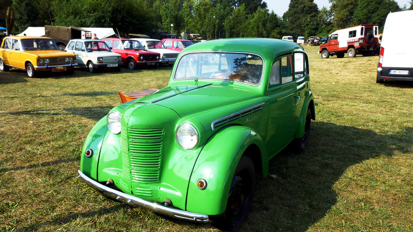 The Moskvich 400 car.