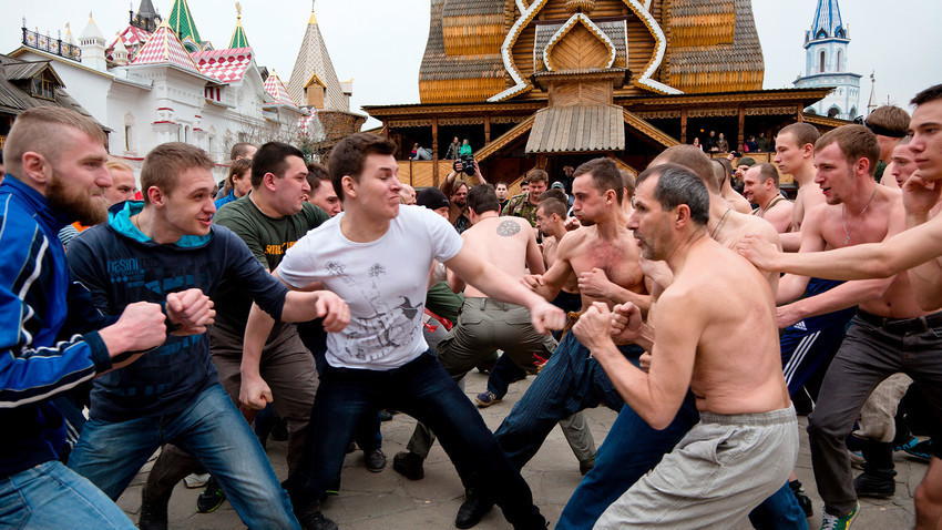 Rekonstrukcija tradicionalne borbe šakama u Izmajlovu, Moskva.
