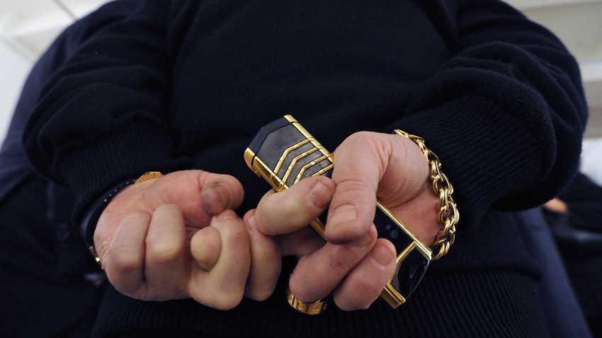Criminal authorities now wear Brioni, chains with a thickness of a finger and use Vertu