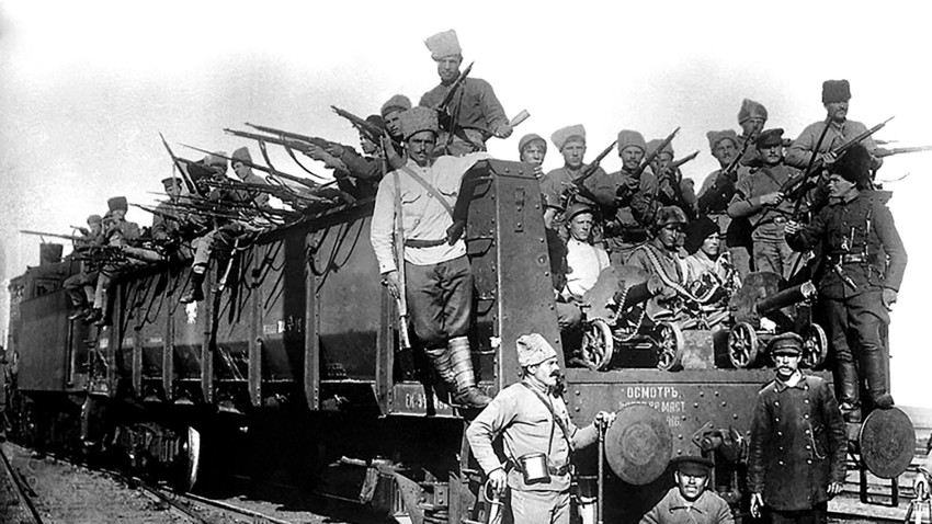 Guerra Civil russa se estendeu por cinco anos, de 1917 a 1922