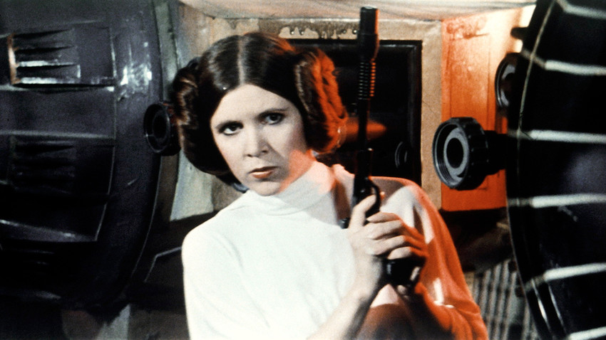 Carrie Fisher durante filmagens de "Star Wars Episódio IV: Uma Nova Esperança", de 1977