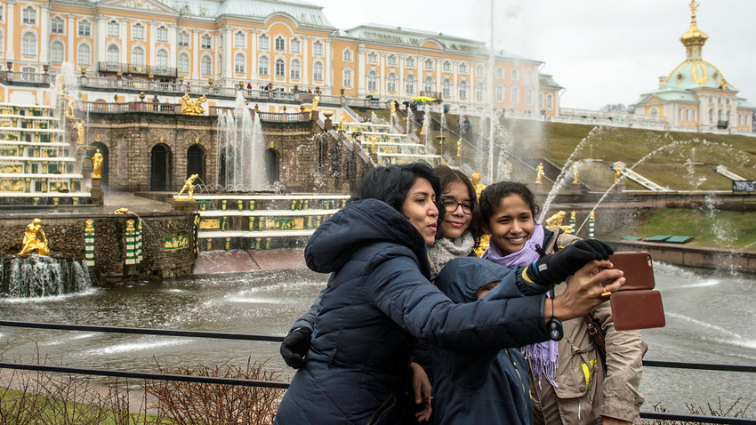 Peterhof é uma pequena cidade a 47 km de São Petersburgo.