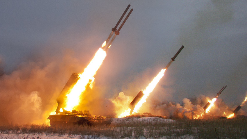 Вишецевни бацачи ракета ТОС-1А „Солнцепек“.