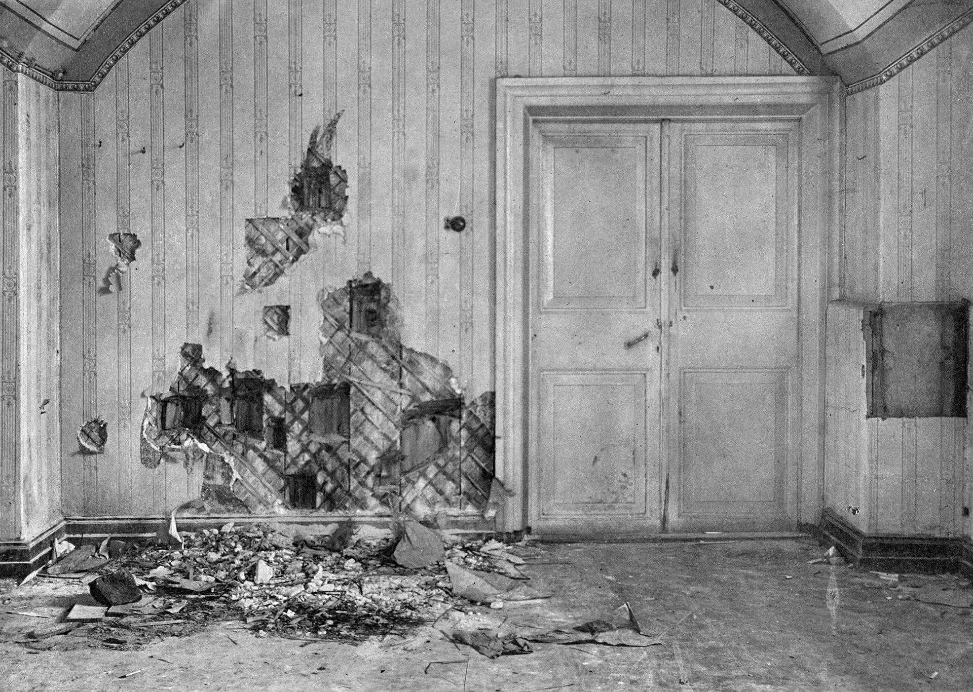 La stanza di Casa Ipatev dove lo zar Nicola II, i membri della sua famiglia e della servitù furono assassinati 