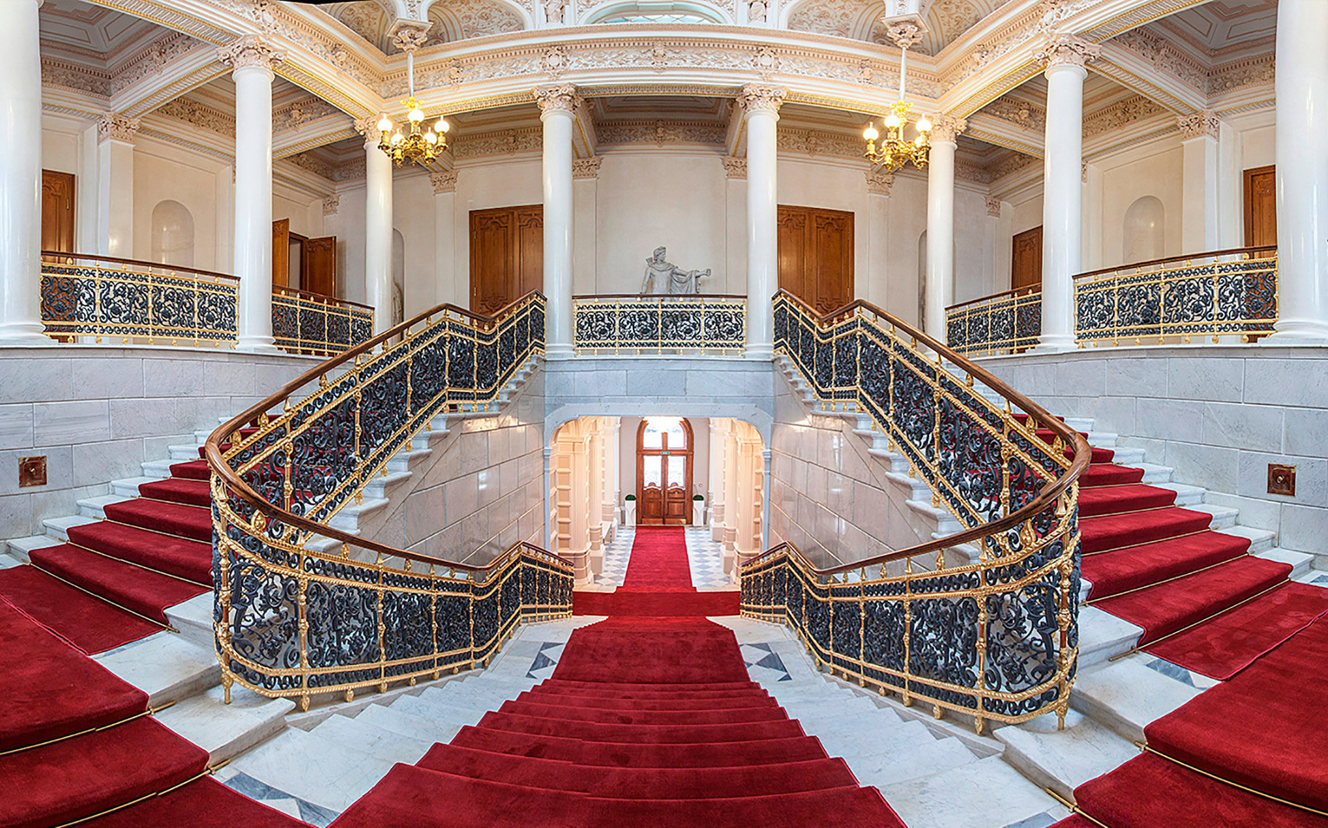 Museu Fabergé pertence ao bilionário Víktor Vékselberg.
