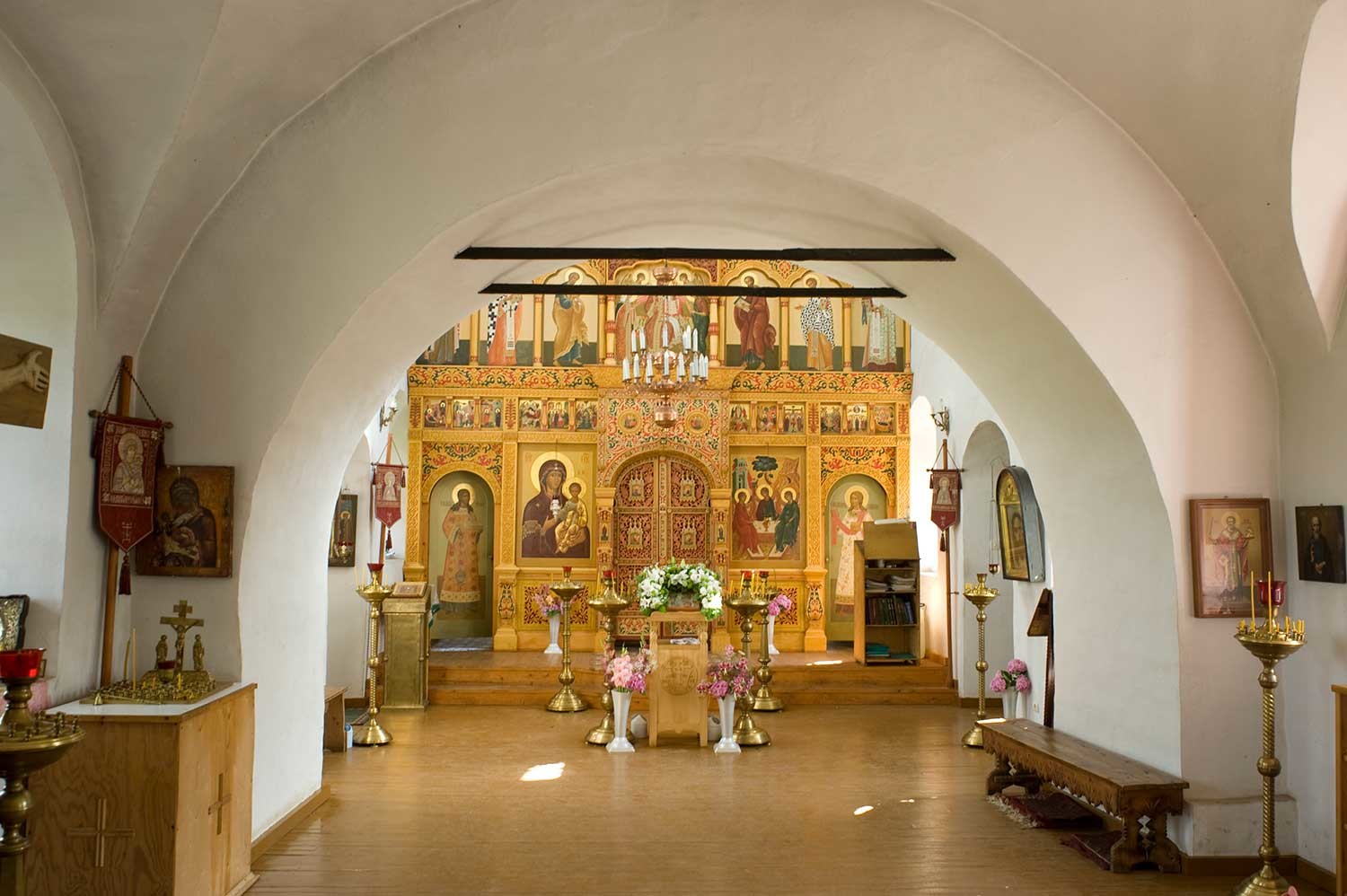 Church of the Smolensk Icon, upper level. View from vestibule toward icon screen. Aug. 21, 2012.
