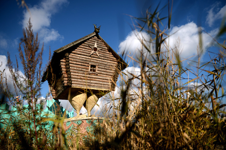 The fairy Hut on Chicken Legs built a few years ago at the 30th kilometer of the St. Petersburg-Moscow highway in the village of Ulyanovka, Leningrad region, by former entrepreneur Vasily Kozin from St. Petersburg.