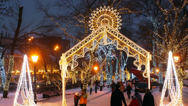 Новогодишните и божиќните магии на Москва и Санкт Петербург 