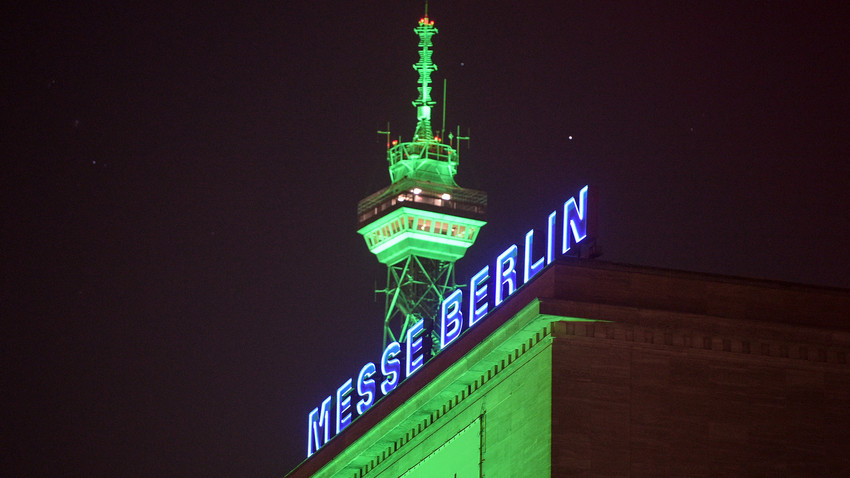Berliner Funkturm in Grün