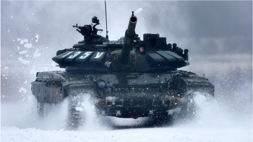 Za potrebe tekmovanja se uporabljajo tanki T-72B3. Tankovski biatlon se je ob svoji uvedbi prvotno odvijal poleti. 