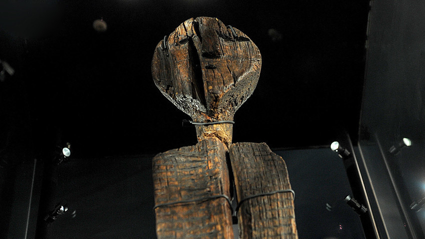 Шигирдскиот идол - најстарата дрвена скулптура изложена во Регионалниот музеј во Свердловск.