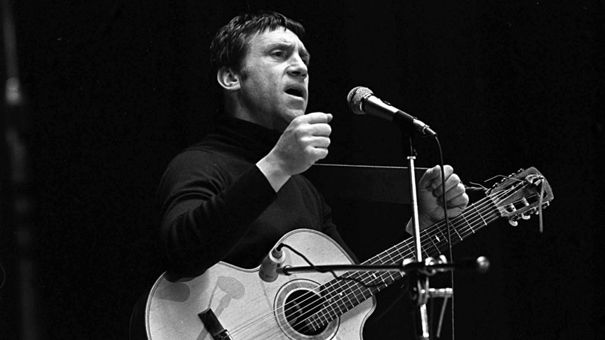 Vladimir Vysotsky performing in Yaroslavl in 1979