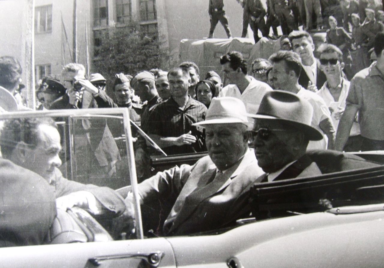 Tito in Hruščov v Skopju leta 1963
