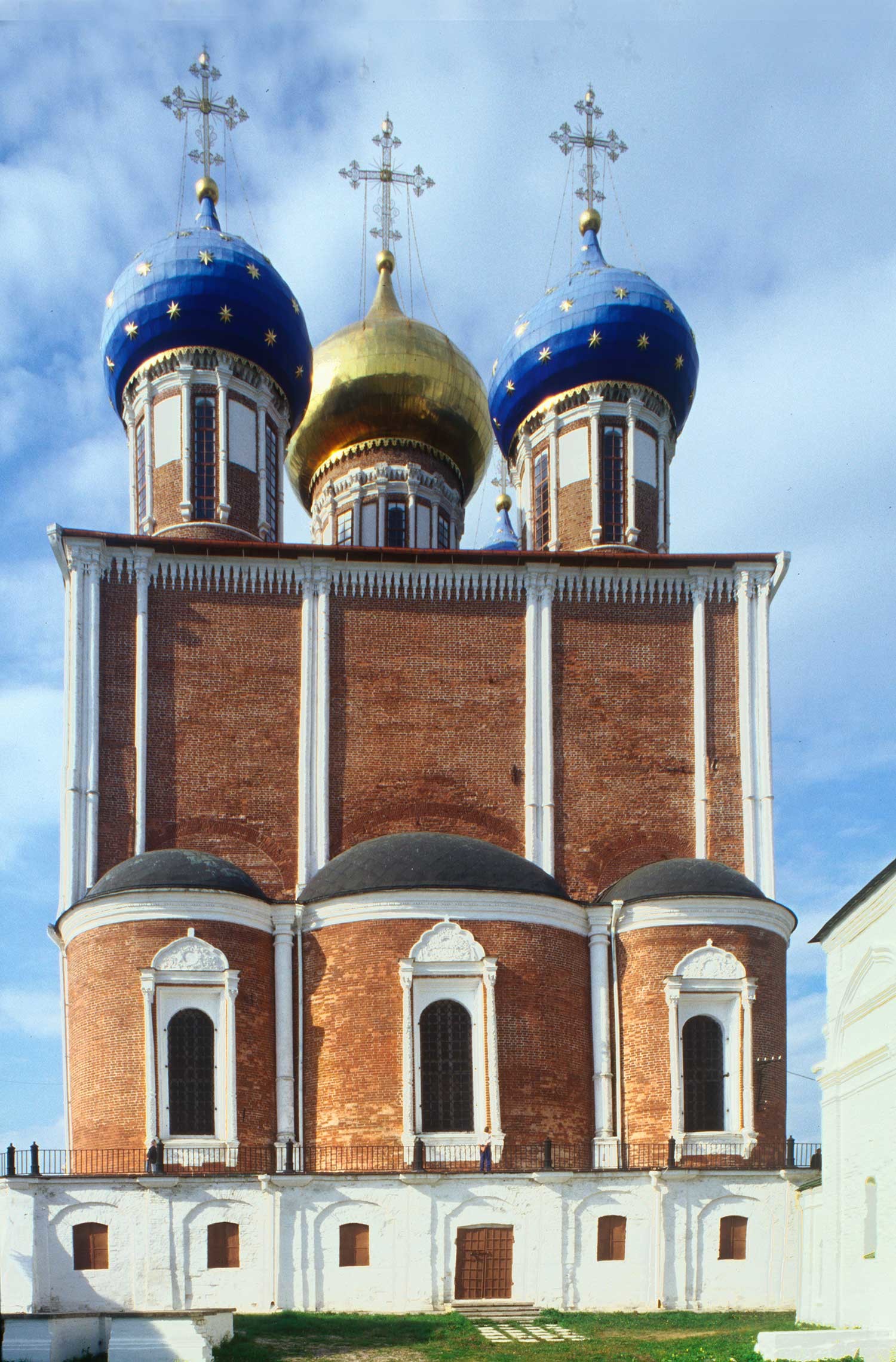 Ryazan Kremlin. Dormition Cathedral, east view. August 28, 2005.