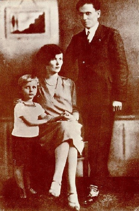 Tito, njegova supruga Pelagija i sin Žarko.