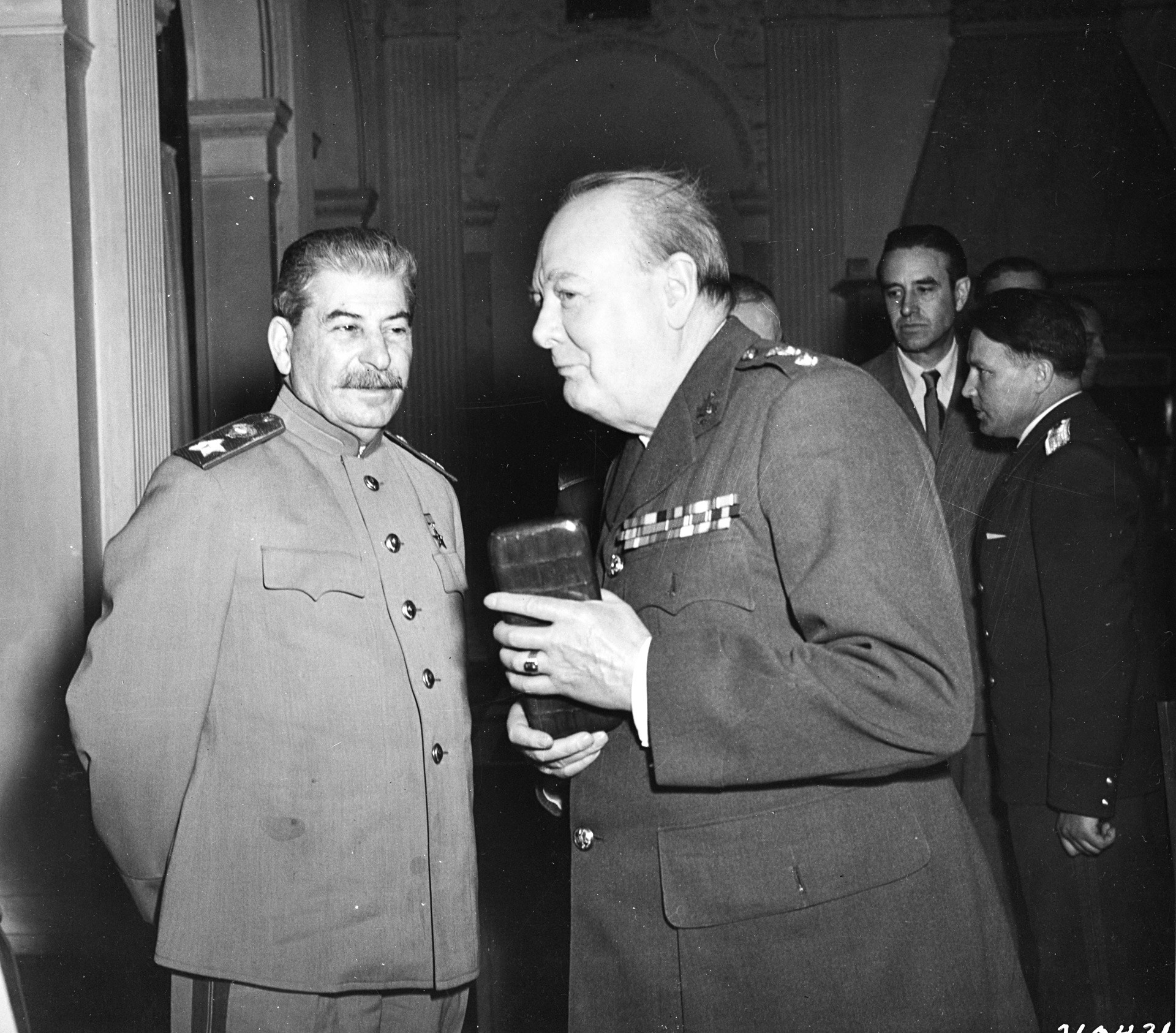 Јосиф Стаљин и Винстон Черчил на конференцији у Јалти, фебруар 1945. 