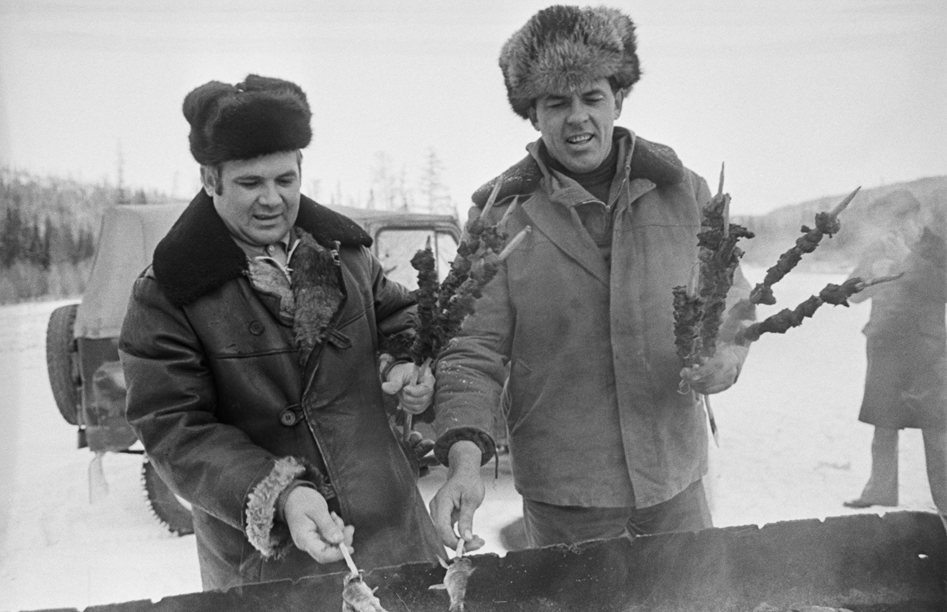 Operários da linha Baikal-Amur durante uma parada. 