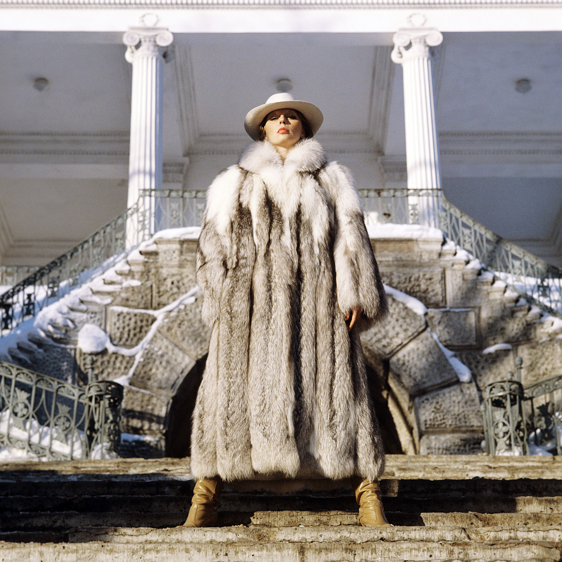 レニングラードファッションハウスで披露されたプラチナキツネのコート　1982年