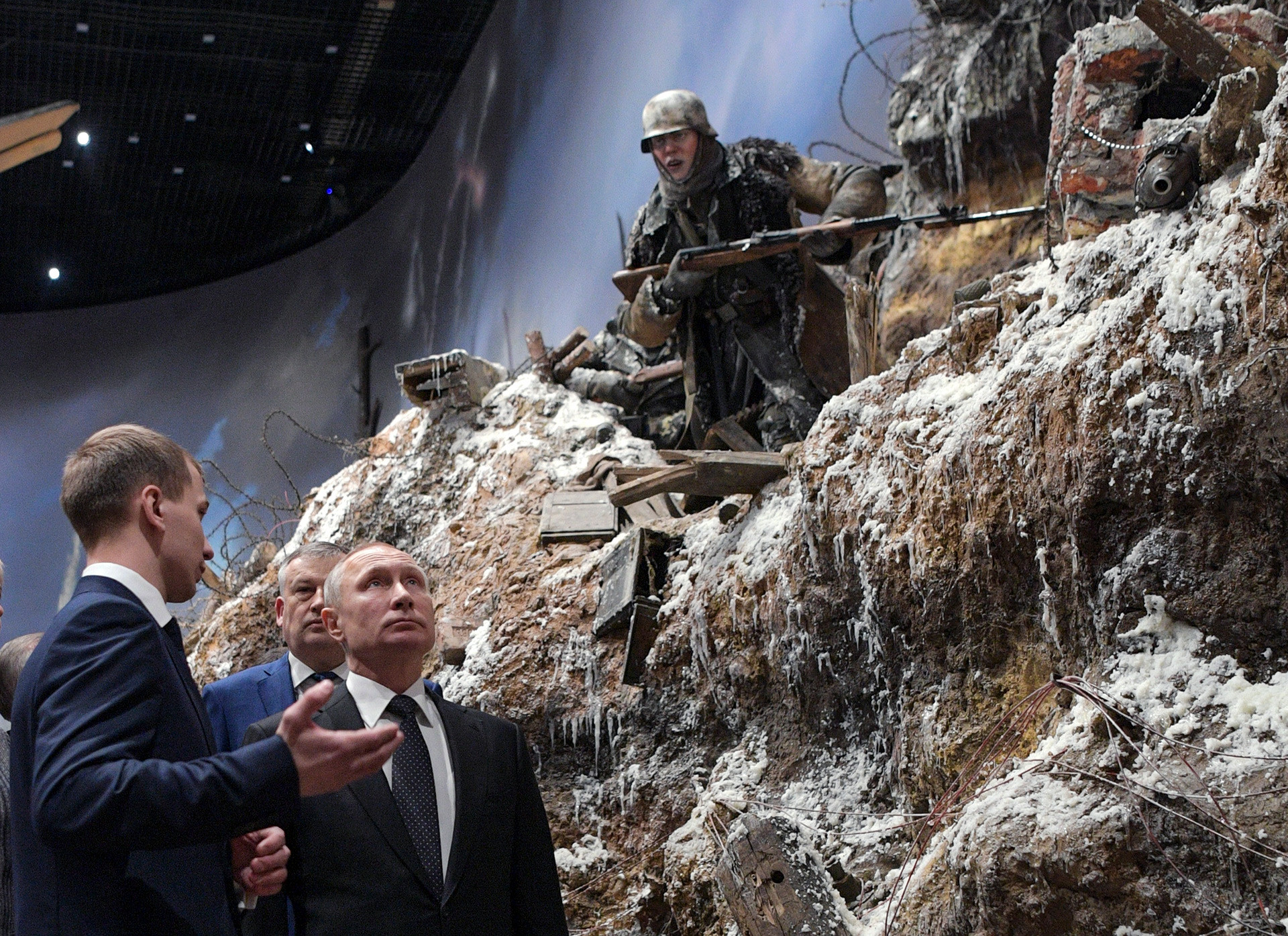 Владимир Путин је предложио да се уместо привремених експозиција посвећених борбама направи стална 3D панорама. 