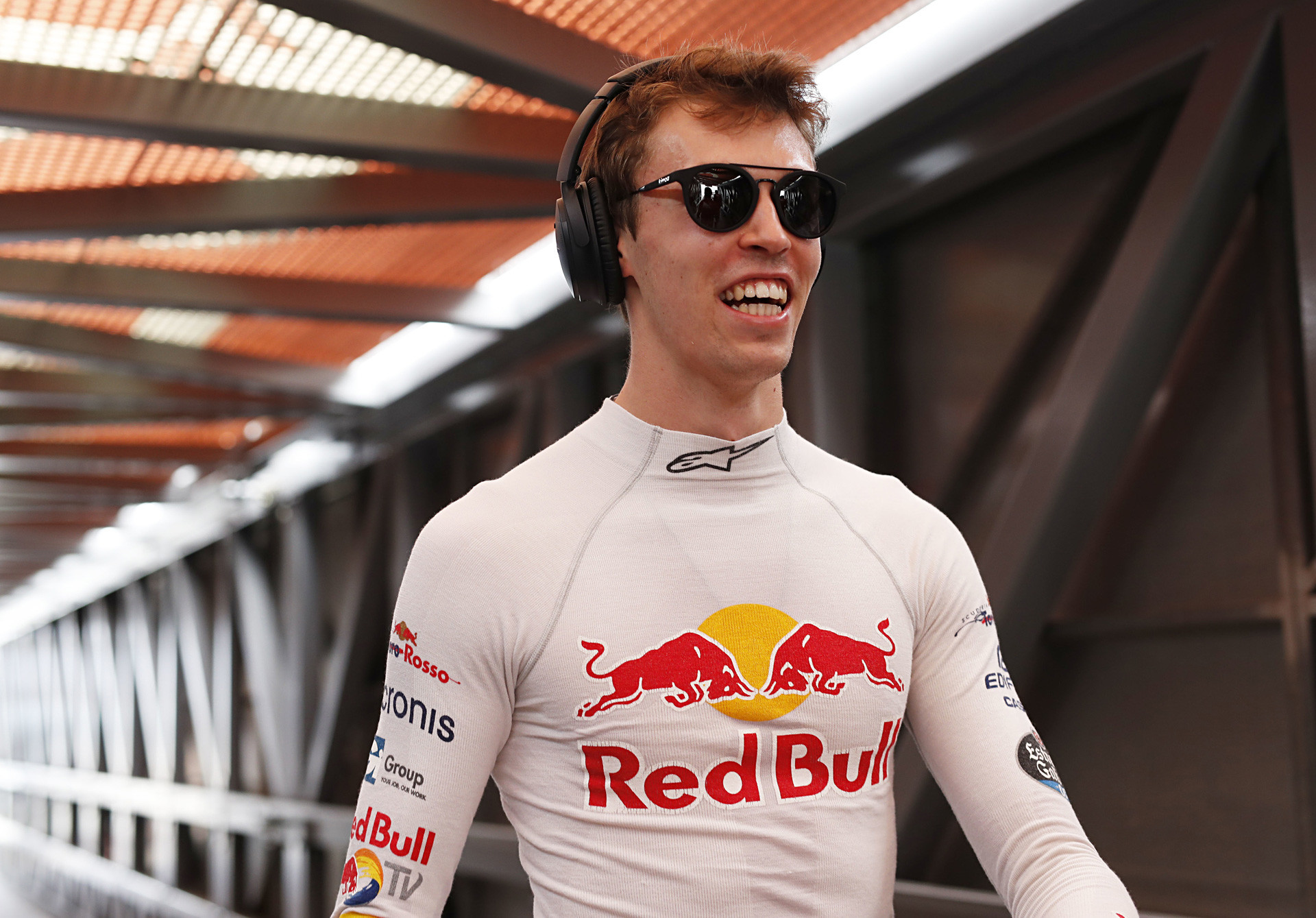 Danil Kviat, o predecessor russo de Sirotkin na Fórmula 1, corria pela Red Bull e Toro Rosso. 