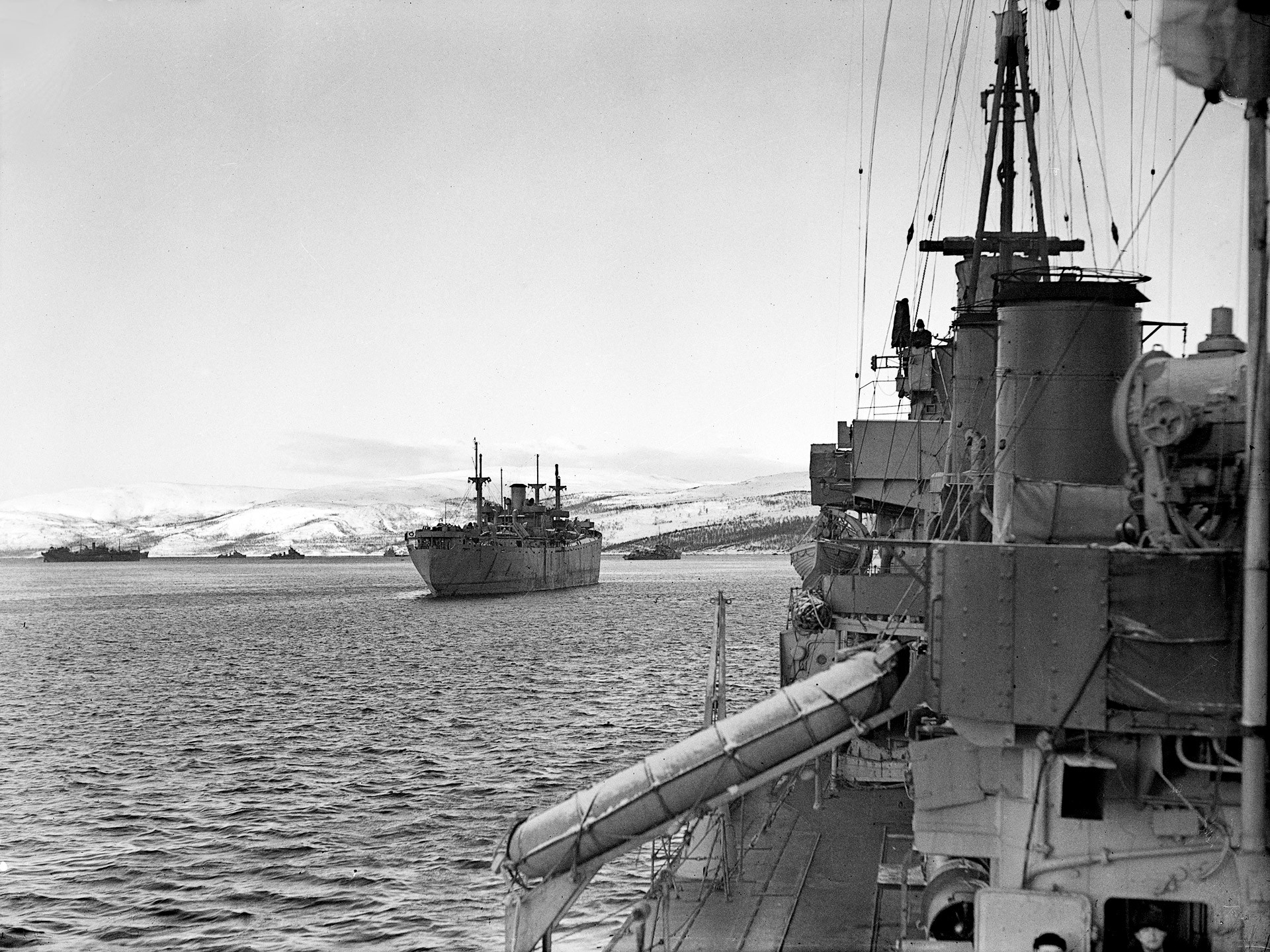 Конвој RA-53 испловљава из Колског залива, 1. март 1943. године.