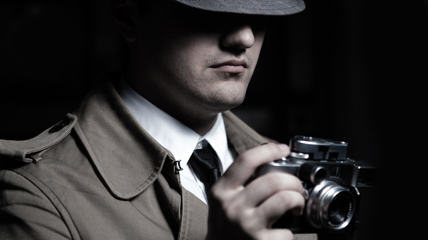 Many people want to be detectives, even ones playing detectives in movies
