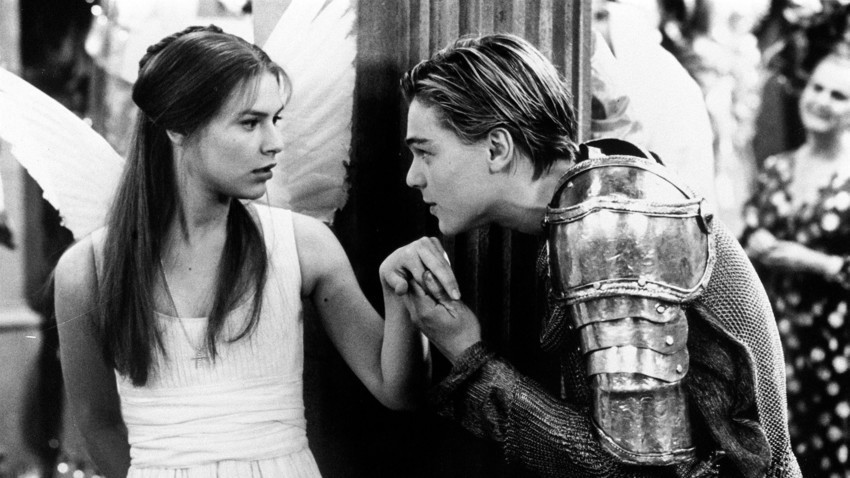 Film 'Romeo+Juliet' arahan Baz Luhrmann yang diperankan Claire Danes dan Leonardo DiCaprio