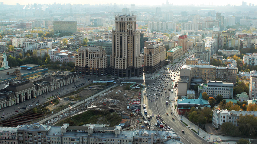 Die Baugrube am Pawelezker Platz in Moskau