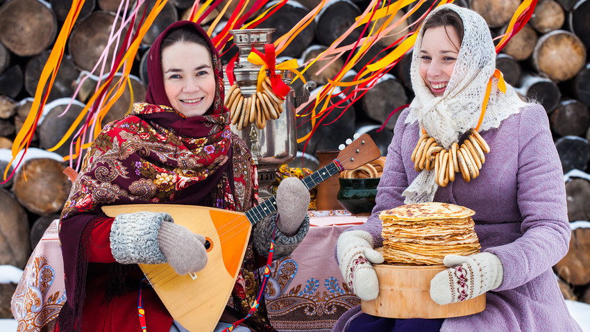Festival tradisional Slavia ini merayakan berakhirnya musim dingin.
