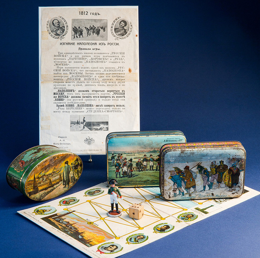 Juegos de mesa y cajas de bombones dedicados a Napoleón.