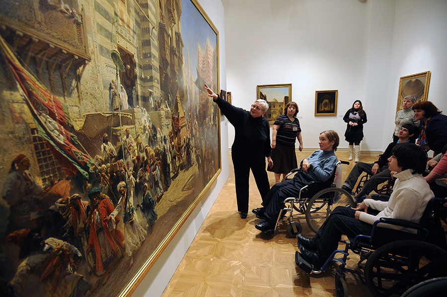 Dobrotvorni obilazak u organizaciji Državnog ruskog muzeja na Dan osoba s invaliditetom
