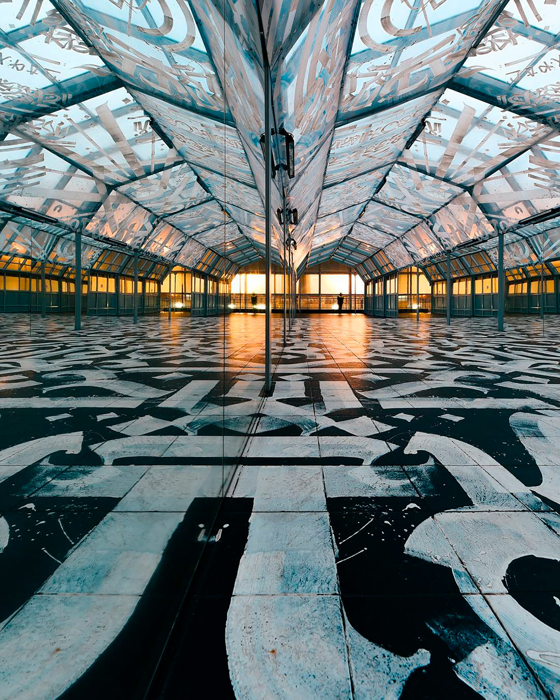 The tunnel that links the Kursky railway station and the Atrium shopping mall in Moscow