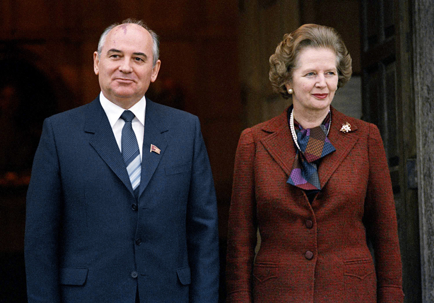 Gorbatchov e Thatcher em Londres na década de 1980 