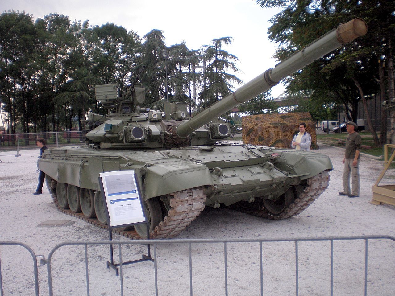 Srbski M-84AS predstavlja eno najnovejših posodobitev. 